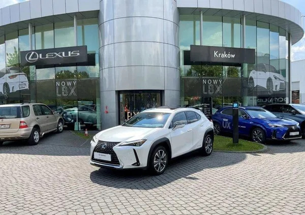 Lexus UX cena 199900 przebieg: 20007, rok produkcji 2021 z Kraków małe 596